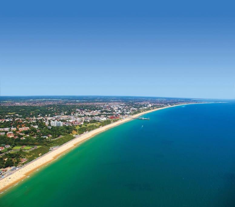 On The Beach Retreat Борнмът Екстериор снимка